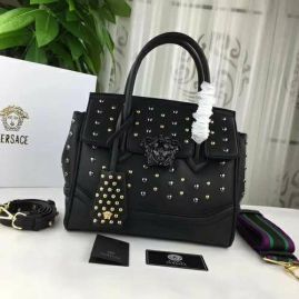 Picture of Versace Lady Handbags _SKUfw15992904fw